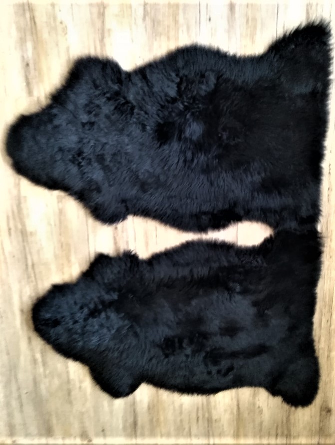 Lammfell schwarz gefärbt kurzwollig 100 x 60 cm